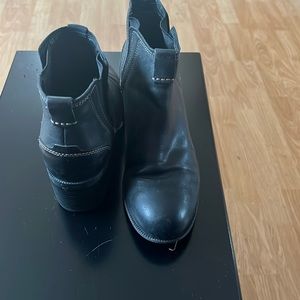 Clark’s ankle boots 8.5